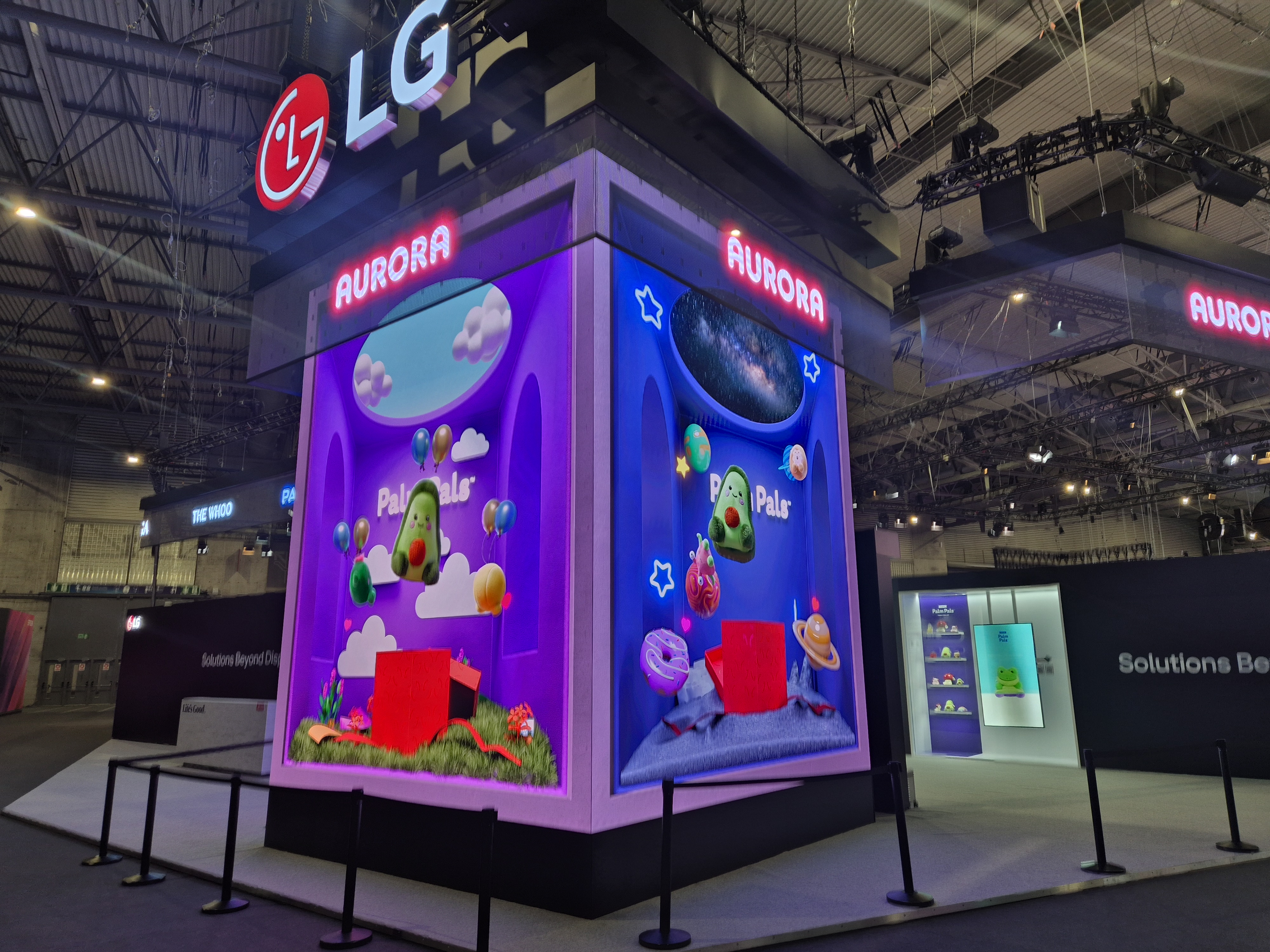 LG Attractor 하단 우측 이미지