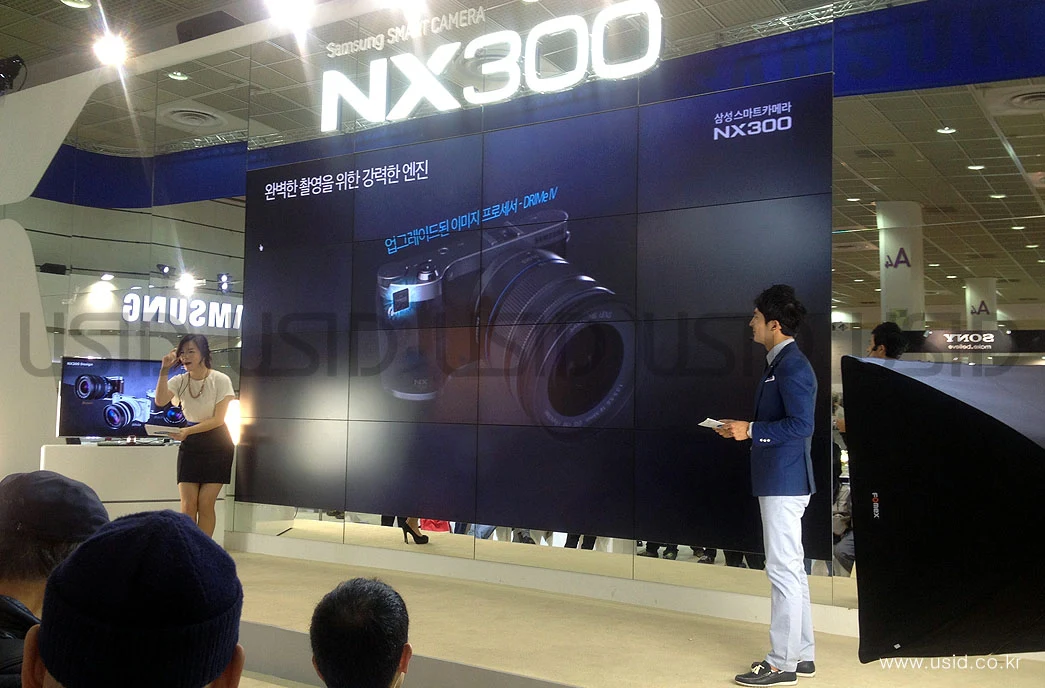 삼성 NX300 좌측 대표 이미지